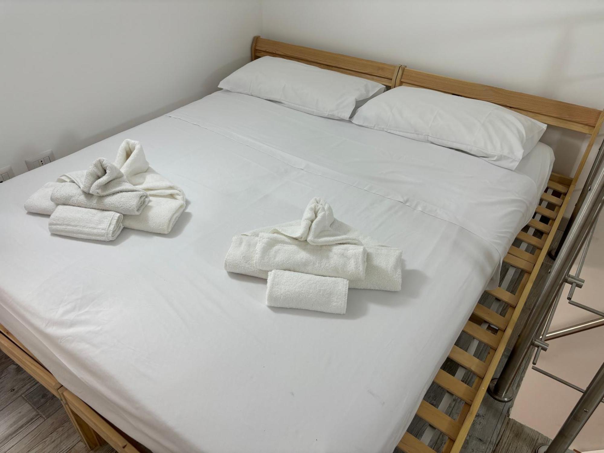 Ferienwohnung L'Arco Di Porta Lecce Brindisi Exterior foto