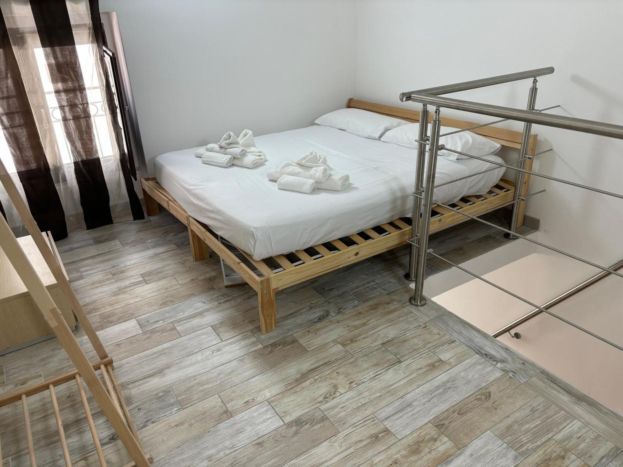 Ferienwohnung L'Arco Di Porta Lecce Brindisi Exterior foto